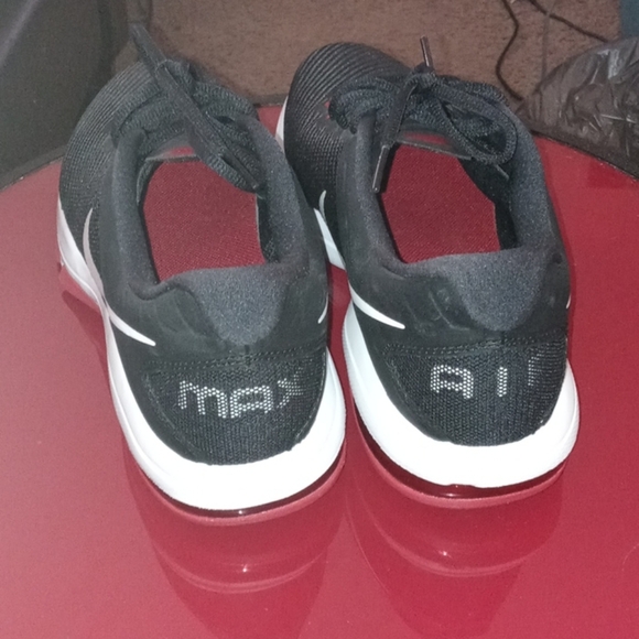 Men Nike Air Max - Picture 3 of 5